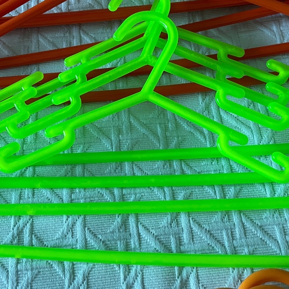 Sturdy colorful hangers set of 13 - Picture 4 of 7